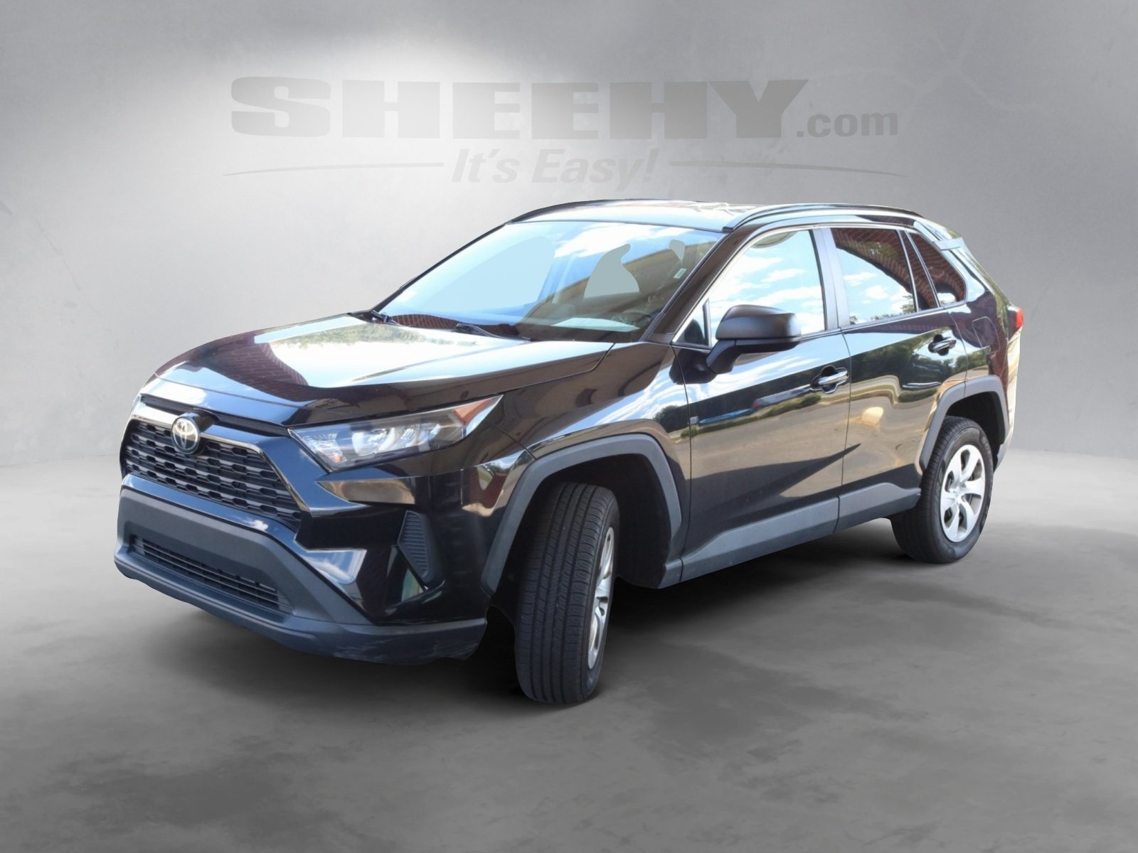 2021 Toyota RAV4 LE photo 11