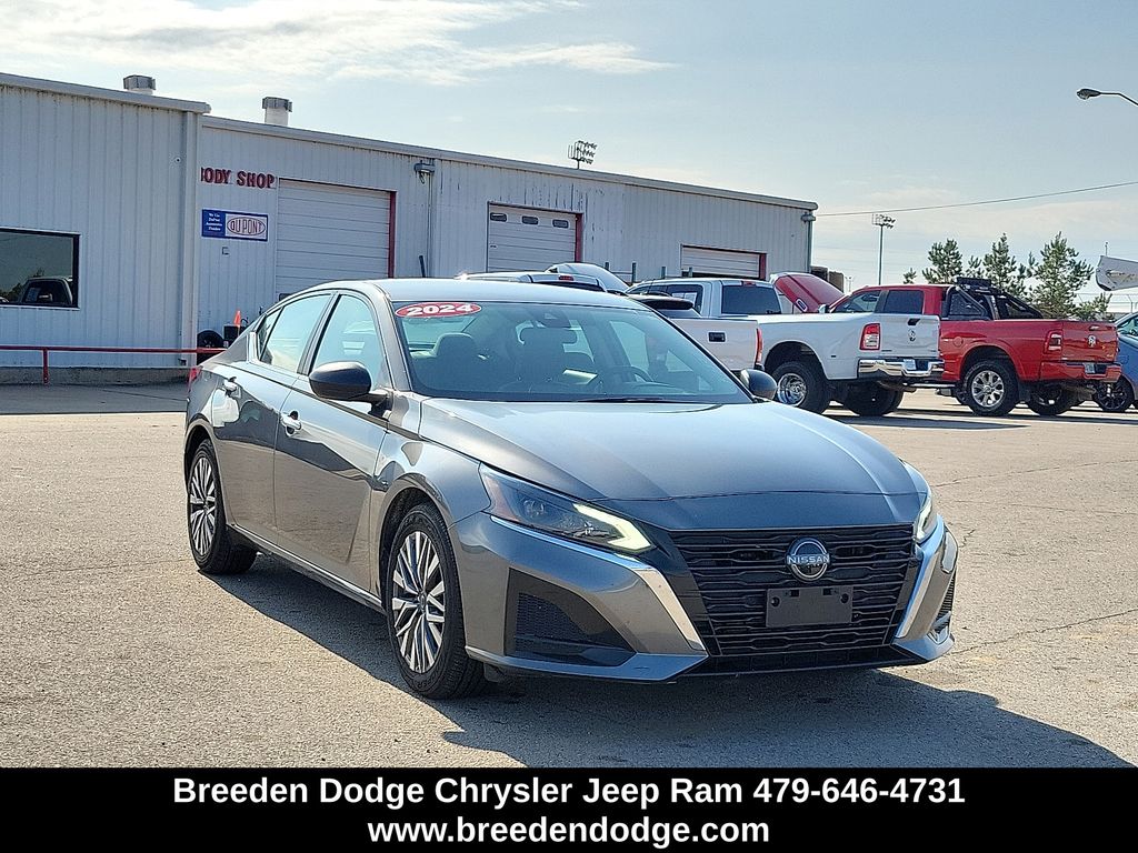 2024 Nissan Altima SV
