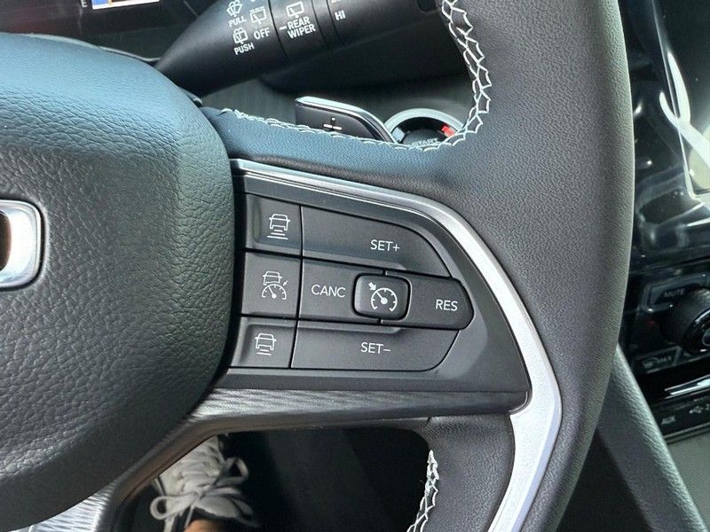 2025 Jeep Grand Cherokee Laredo X photo 11