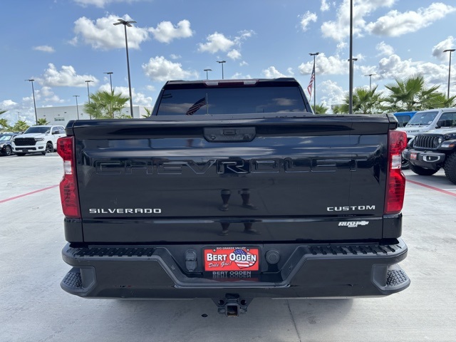2022 Chevrolet Silverado 1500 Custom photo 4