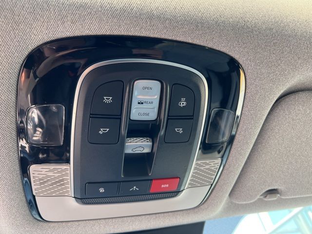 2022 Hyundai Palisade Limited photo 8