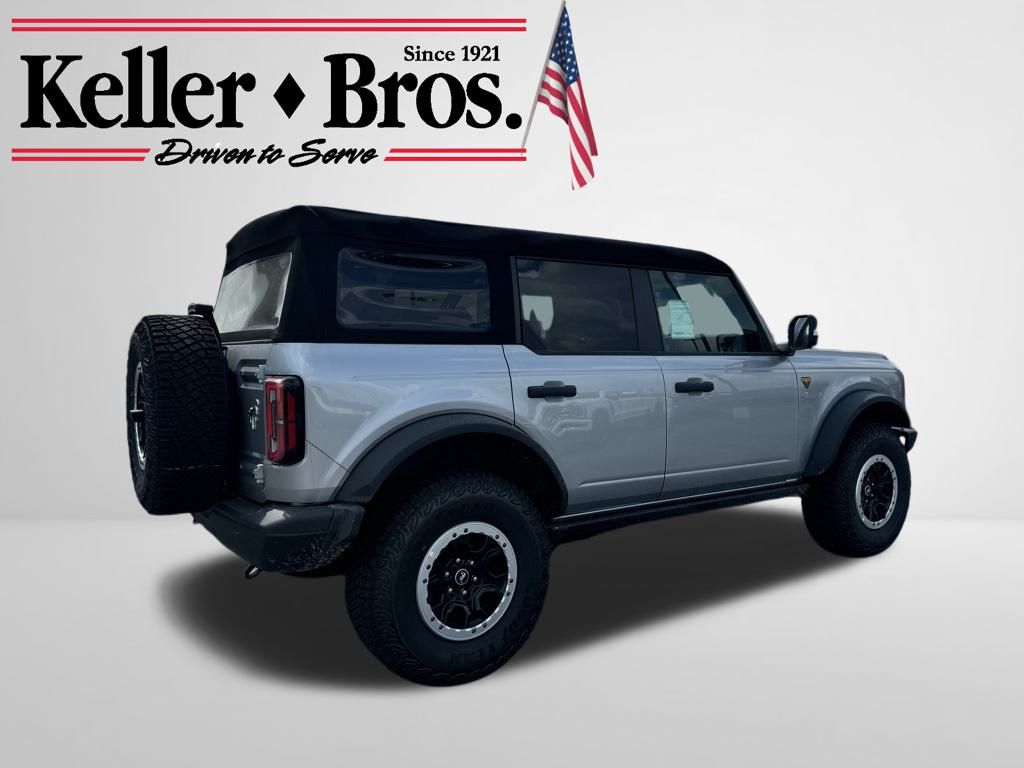 2024 Ford Bronco Badlands photo 3