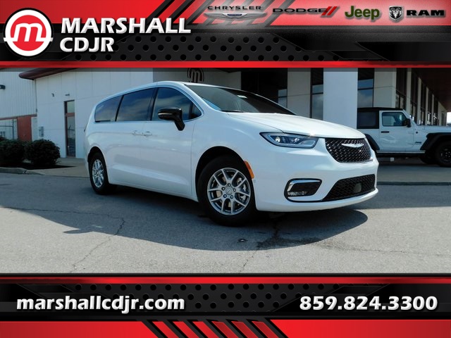 2026 Chrysler Pacifica Select's photo