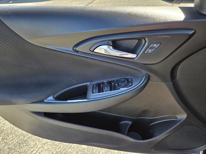 2018 Chevrolet Malibu 1LT photo 13