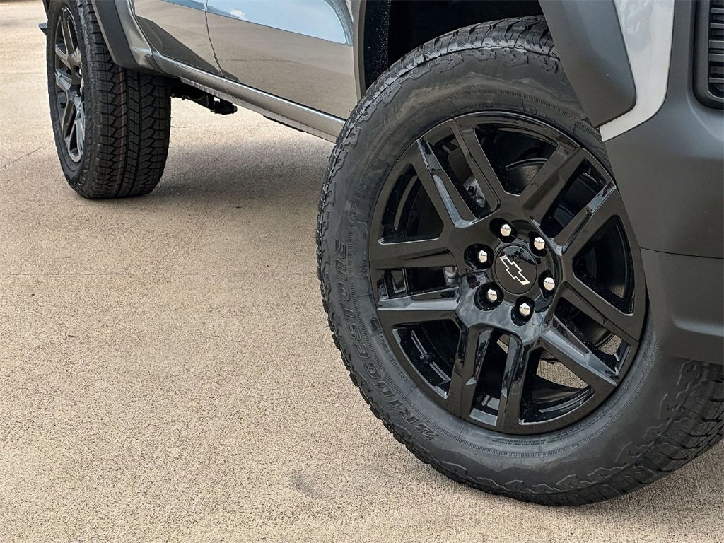 2025 Chevrolet Colorado Trail Boss photo 3