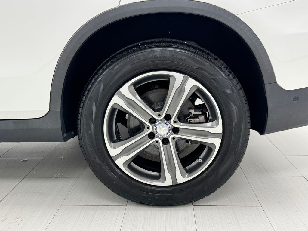 2017 Mercedes Benz GLC 300 4MATIC photo 38