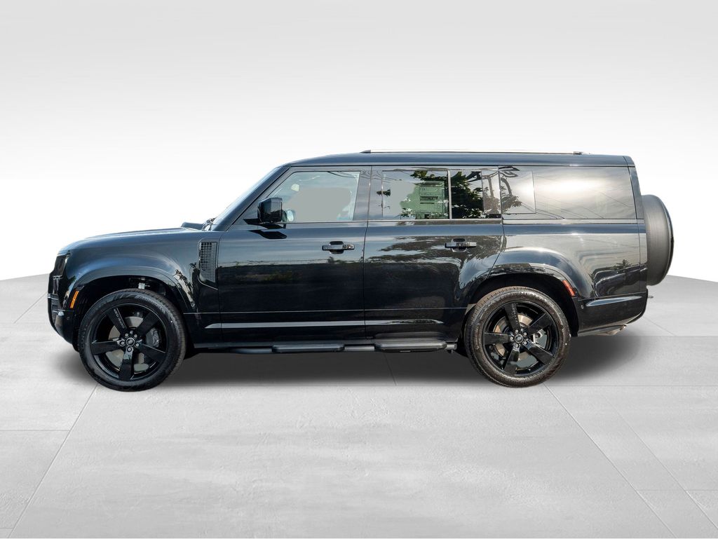 2025 Land Rover Defender 130 X-Dynamic SE photo 7