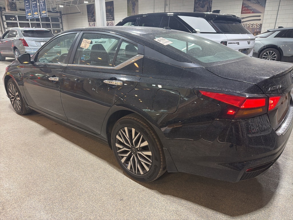 2023 NISSAN ALTIMA - Image 3