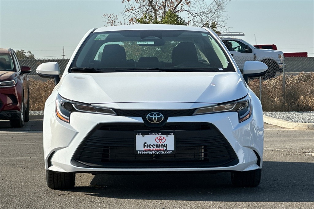 2025 Toyota Corolla LE photo 7