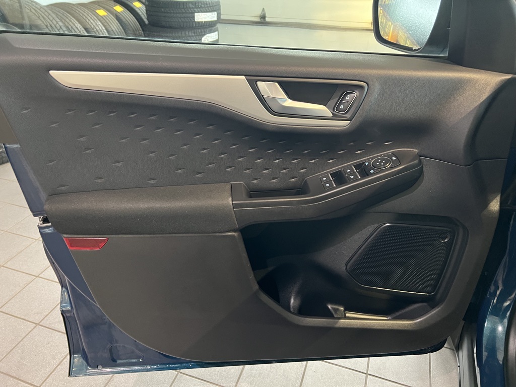2020 Ford Escape SE photo 12
