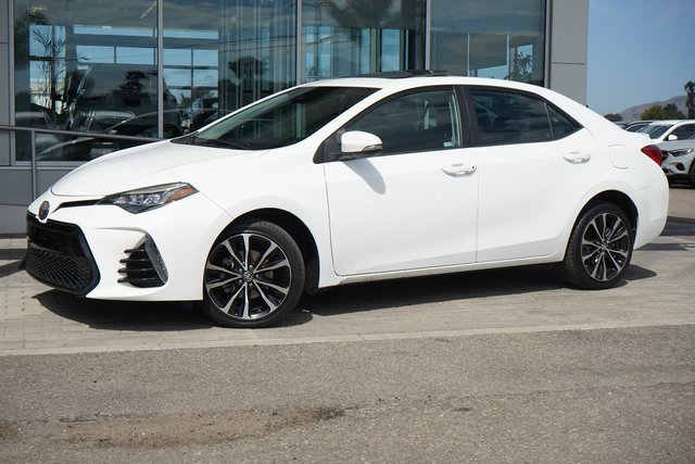 2017 Toyota Corolla SE photo 4