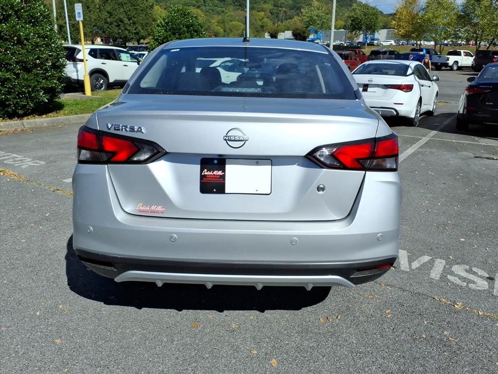 2025 Nissan Versa S photo 4