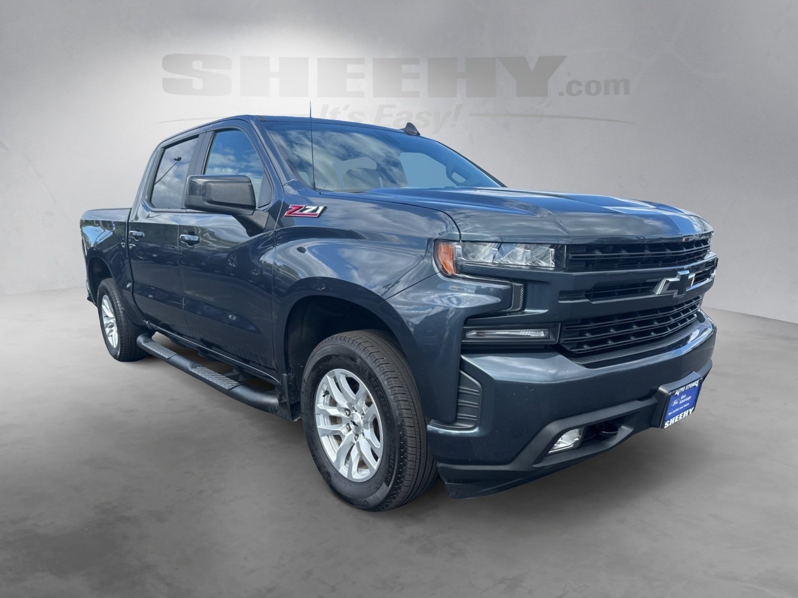 2020 Chevrolet Silverado 1500 RST photo 2