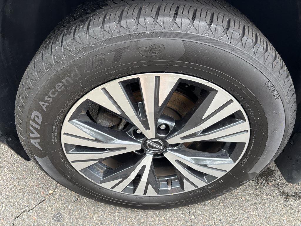 2022 Nissan Rogue SV photo 10
