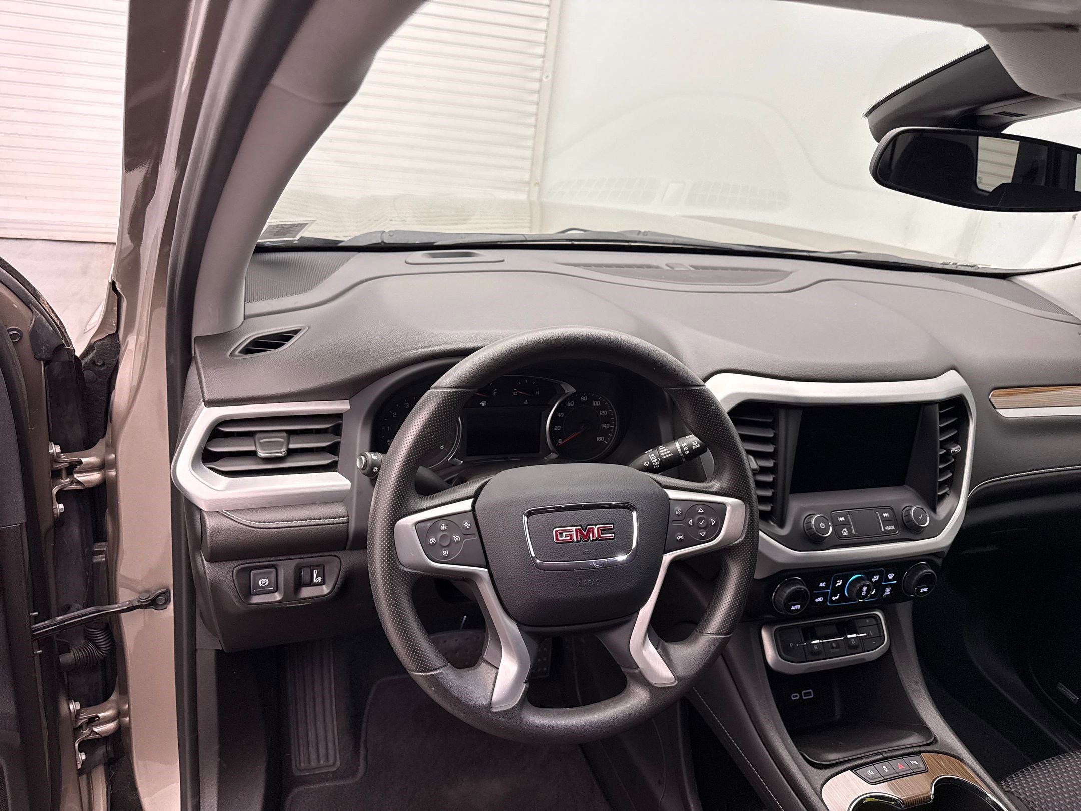 2022 Gmc Acadia SLE photo 4