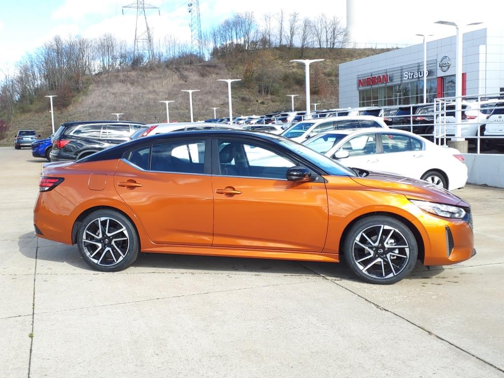 2025 Nissan Sentra SR photo 2