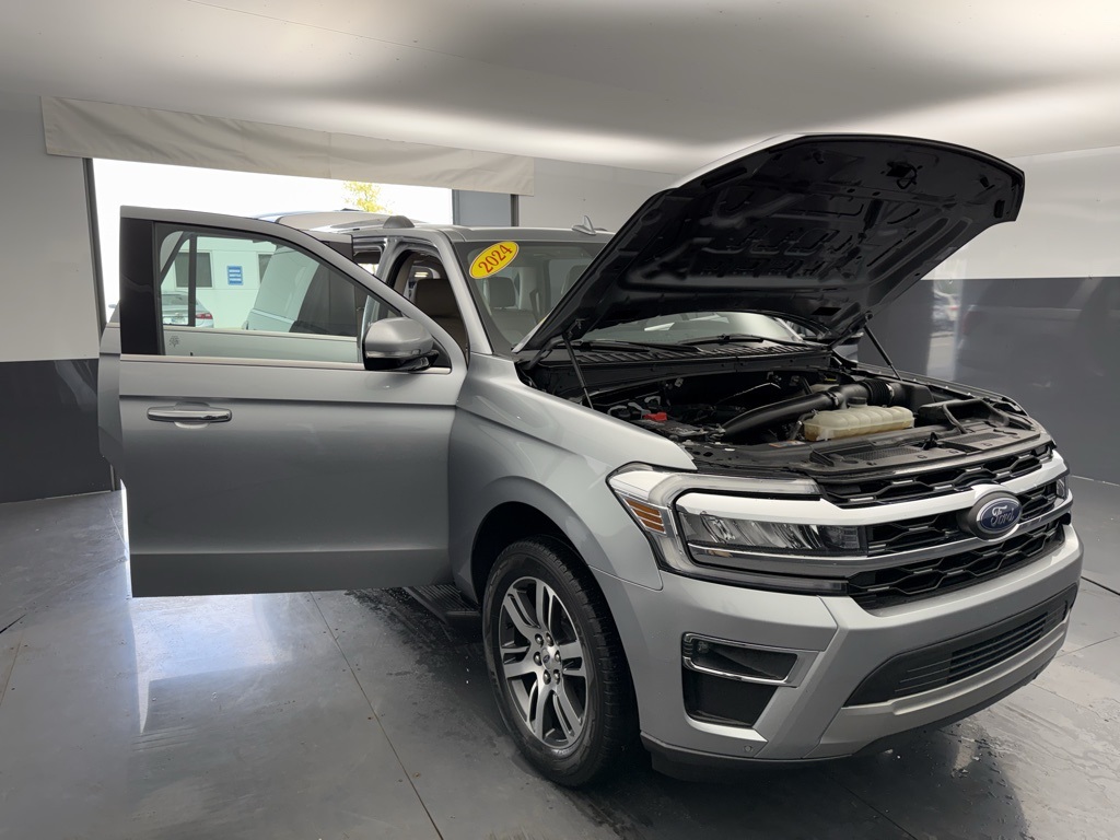 2024 Ford Expedition MAX Limited photo 8
