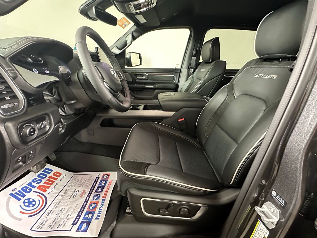 2025 Ram 1500 Laramie photo 14