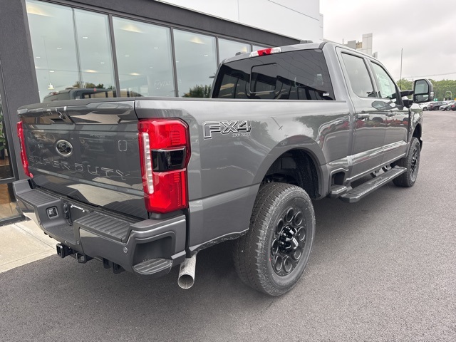 2025 Ford F-350 Lariat photo 3
