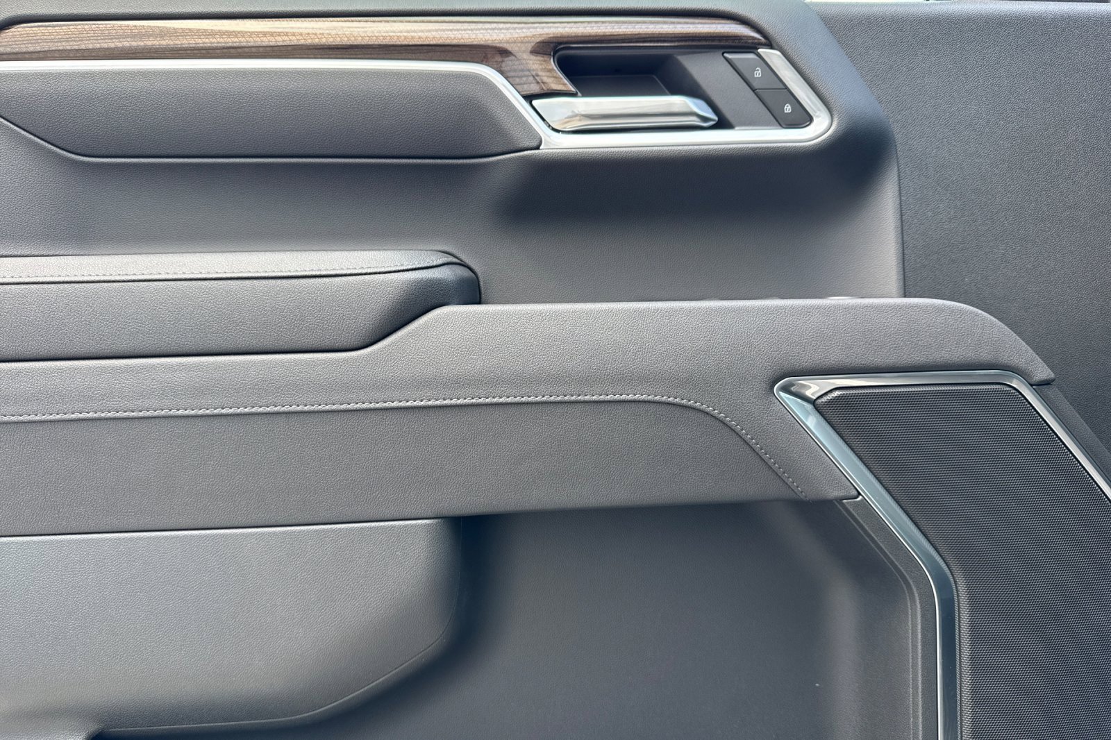 2025 Chevrolet Silverado 1500 photo 11