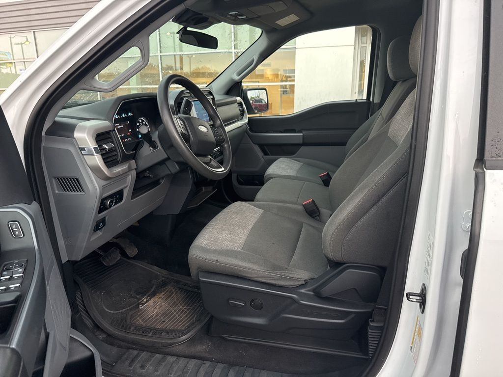 2023 Ford F-150 XLT photo 17