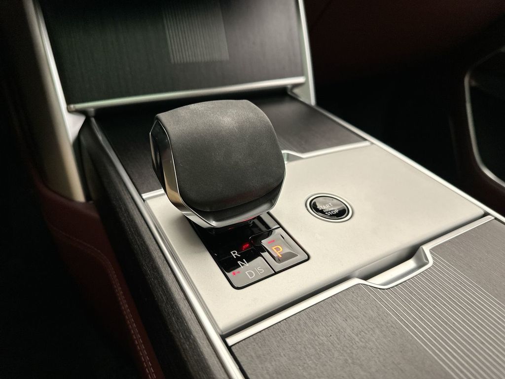 2025 Land Rover Range Rover Autobiography photo 10
