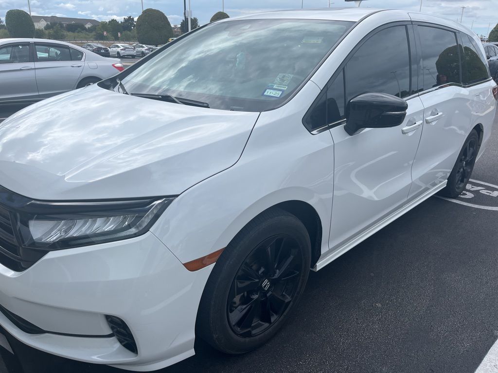 2023 Honda Odyssey Sport photo 3