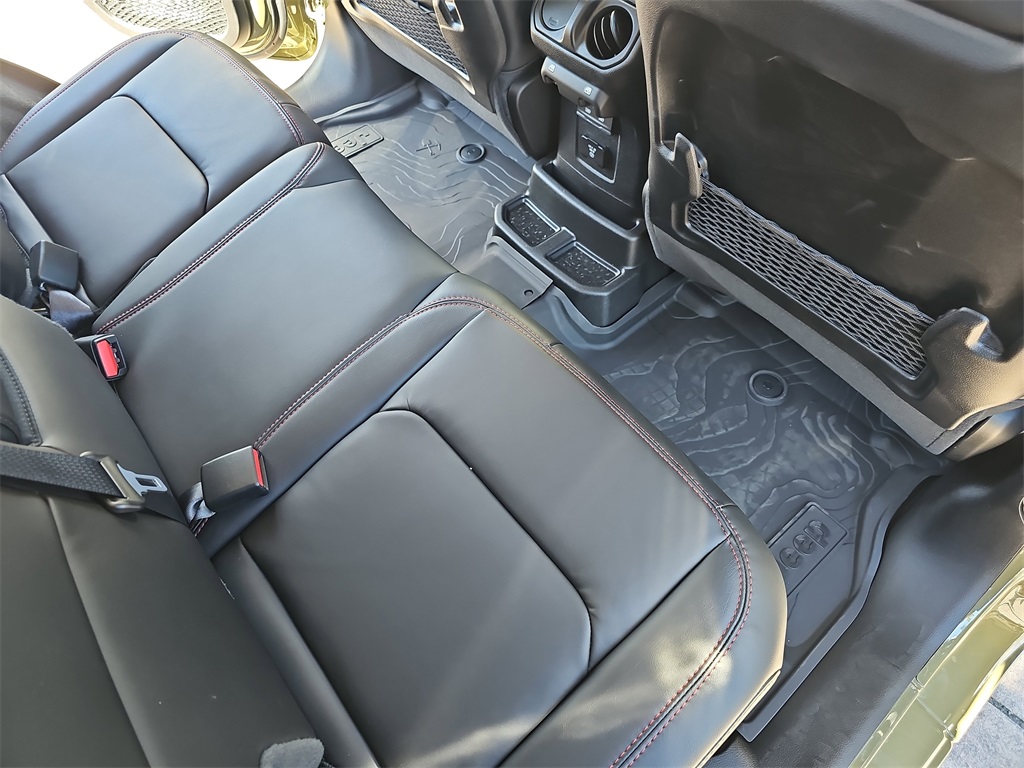 2025 Jeep Wrangler Rubicon photo 11