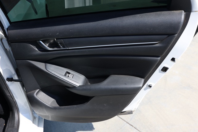 2020 Honda Accord LX photo 16