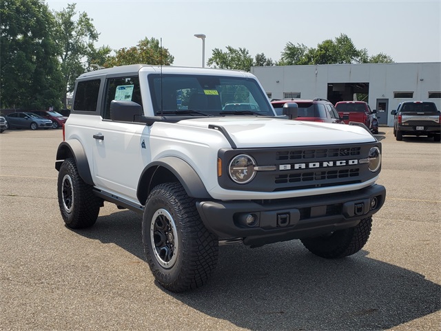 2024 Ford Bronco Black Diamond photo 2