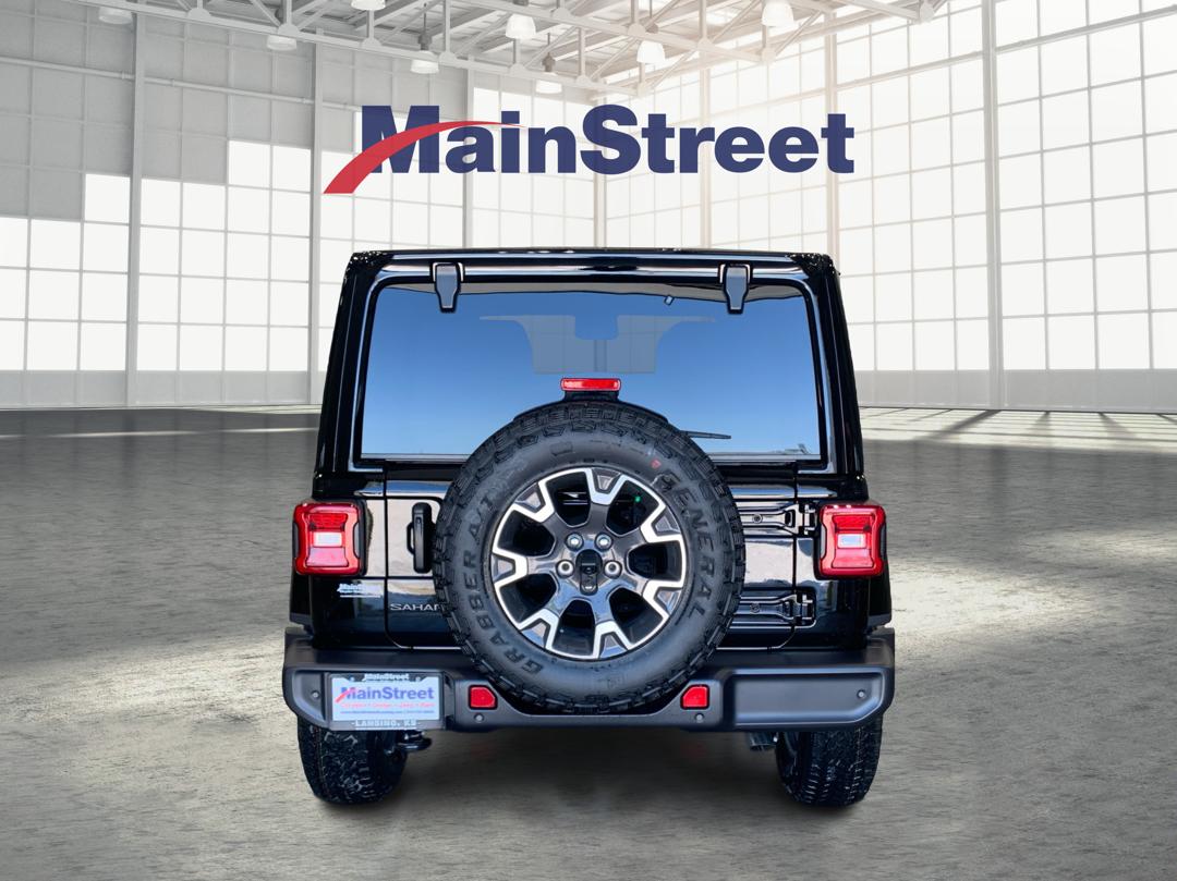 2025 Jeep Wrangler Sahara photo 4