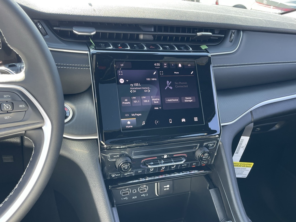 2025 Jeep Grand Cherokee Laredo X photo 25