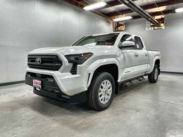 2025 Toyota Tacoma SR5's photo
