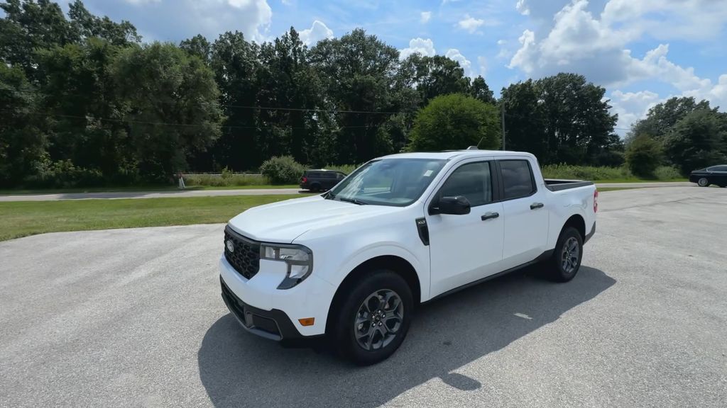 2025 Ford Maverick XLT photo 3