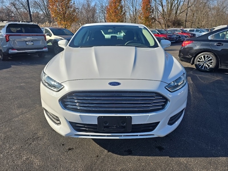 2015 Ford Fusion Hybrid SE photo 2