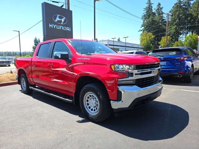 2022 Chevrolet Silverado 1500 LT photo 2