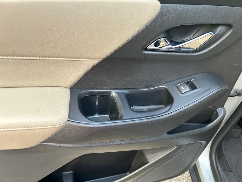 2022 Chevrolet Traverse LS photo 16