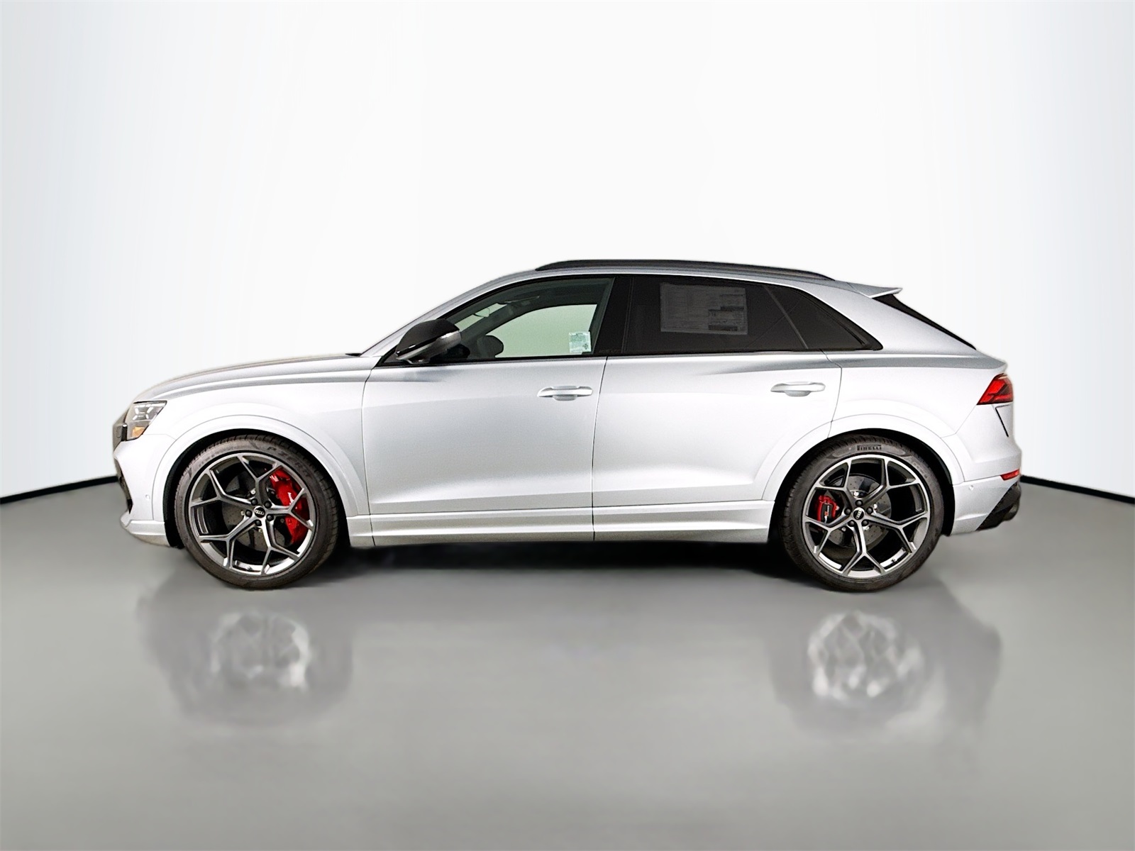 2025 Audi RS Q8 photo 4