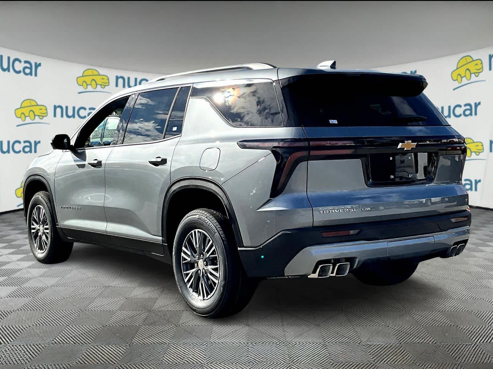 2026 Chevrolet Traverse photo 4