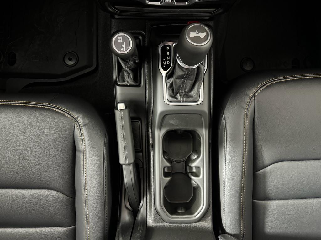 2025 Jeep Wrangler Sahara photo 33