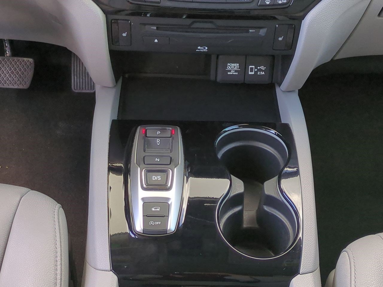 2022 Honda Pilot Touring photo 17