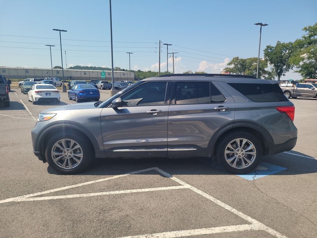 2022 Ford Explorer XLT photo 4