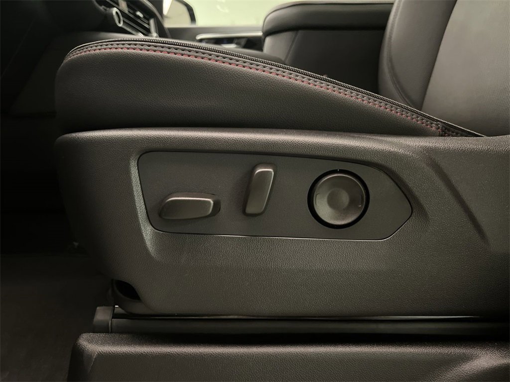 2025 Chevrolet Suburban RST photo 12