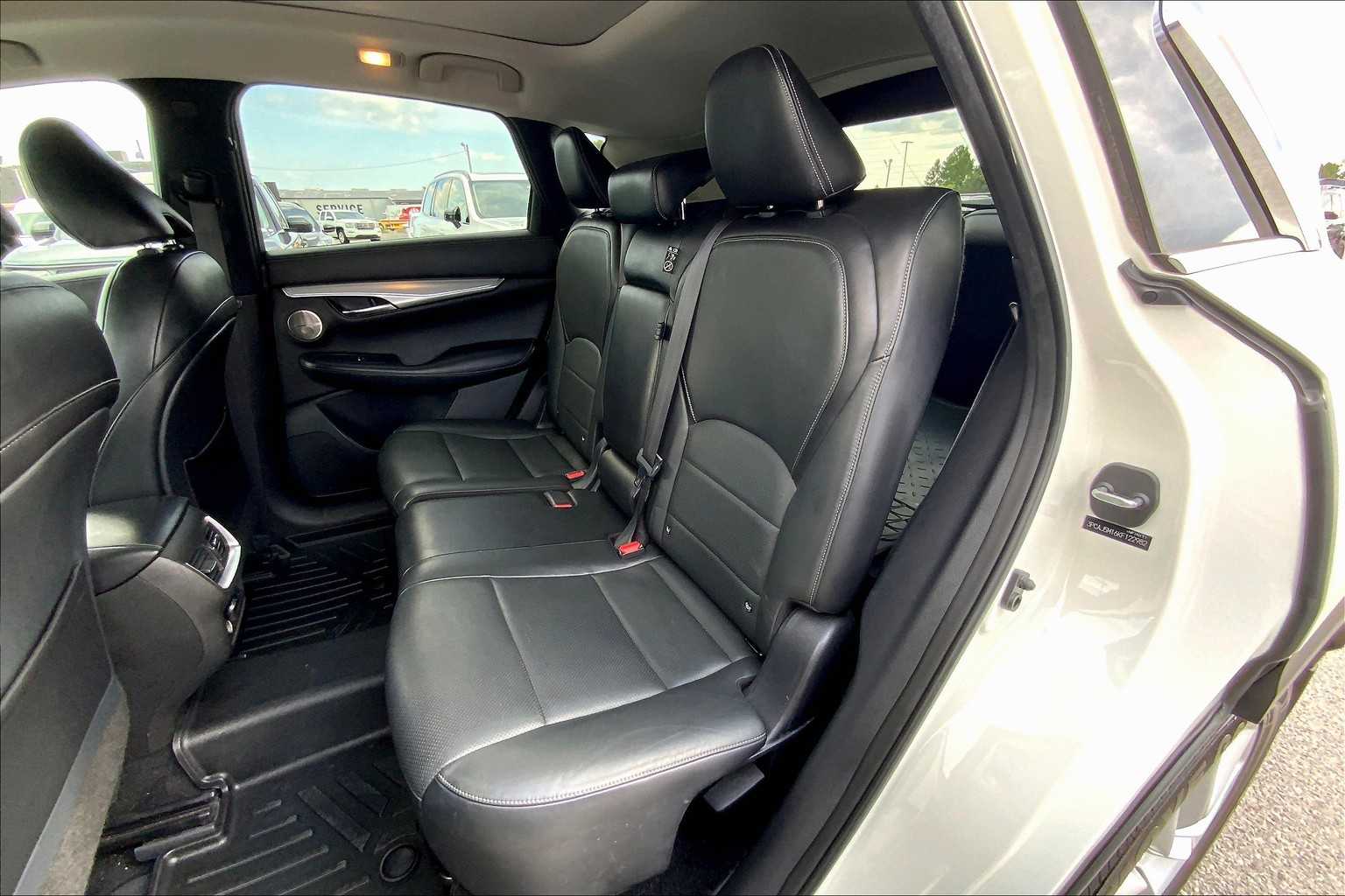 2019 Infiniti QX50 Essential photo 20