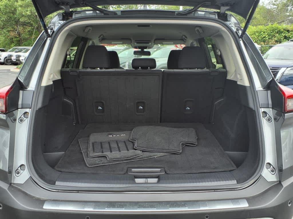 2023 Nissan Rogue SV photo 4