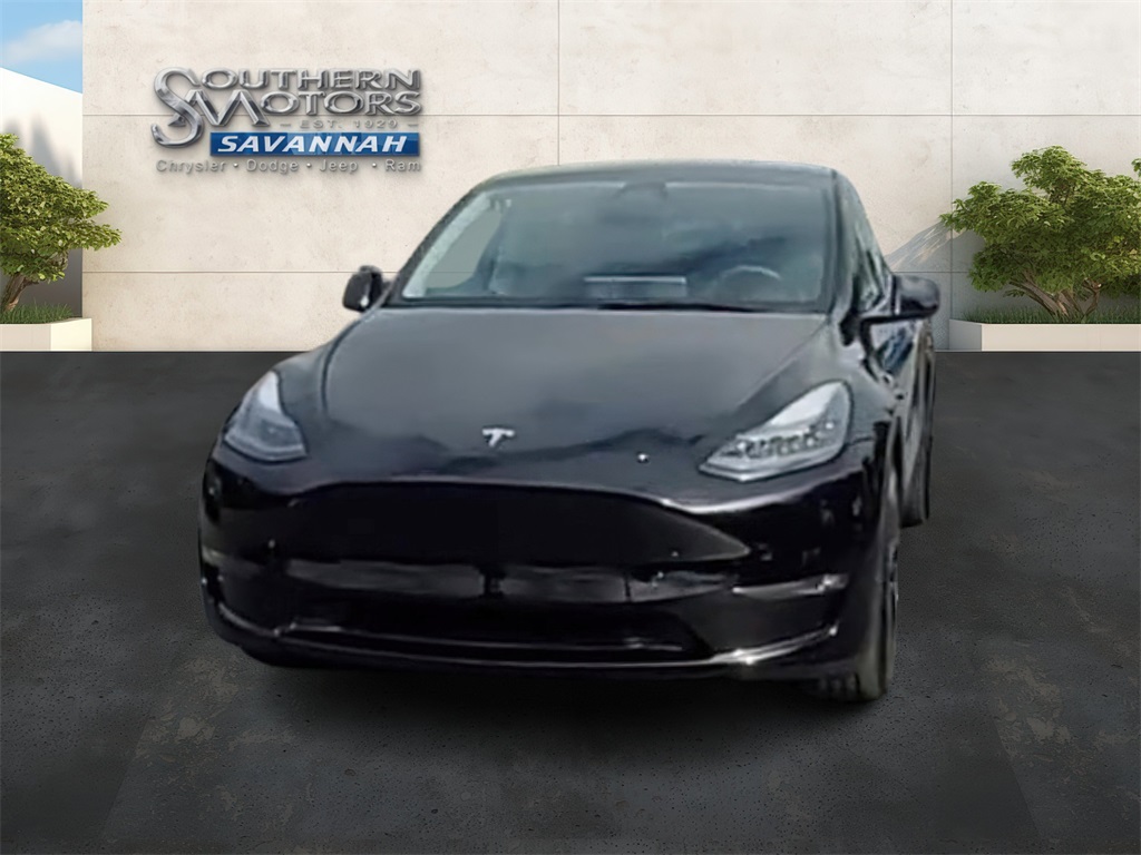 2025 Tesla Model Y Long Range photo 35