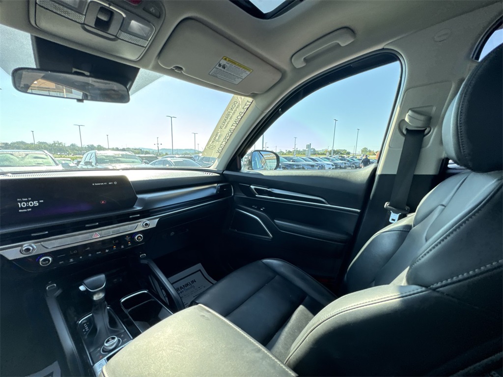 2024 Kia Telluride S photo 10