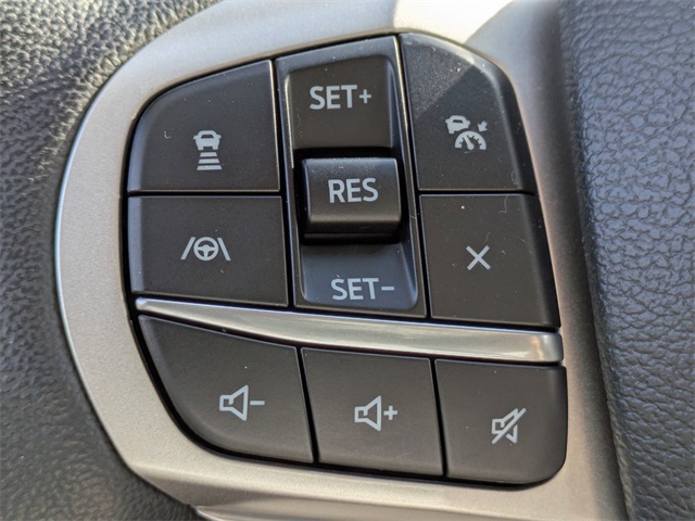 2023 Ford Explorer XLT photo 24