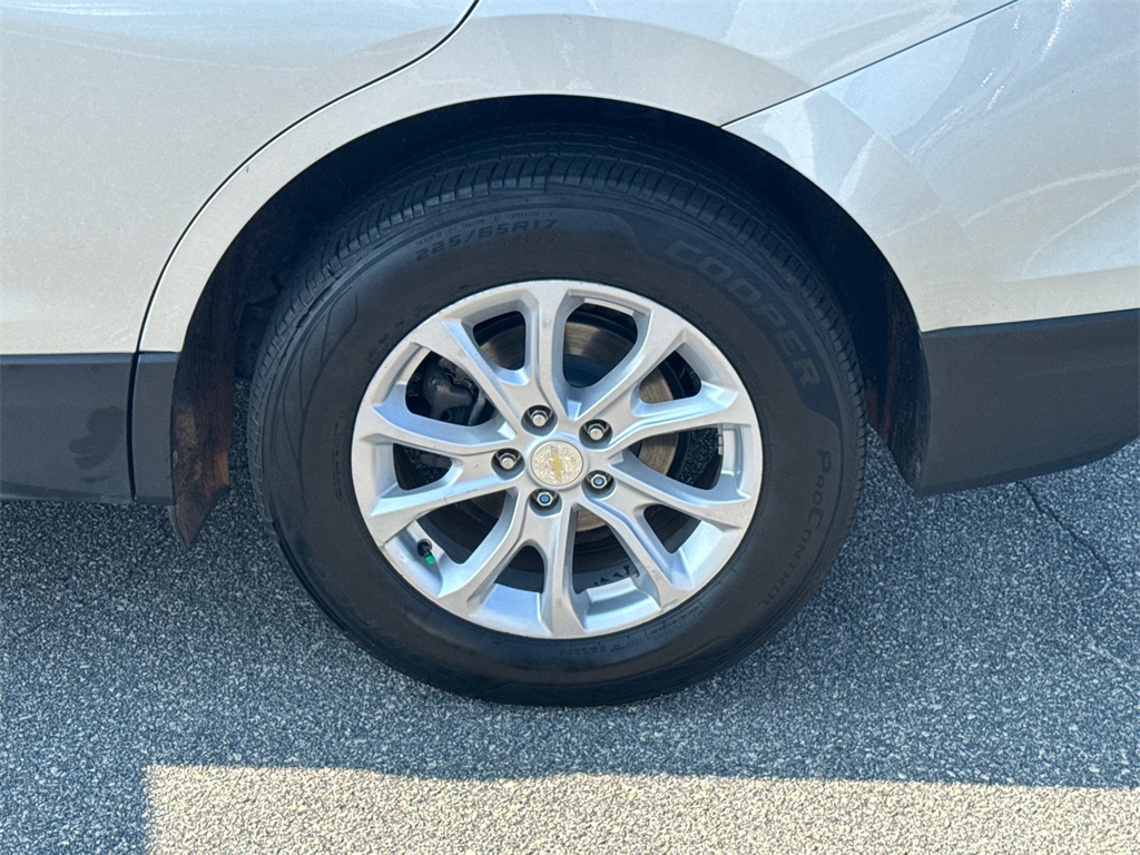 2021 Chevrolet Equinox LT photo 17