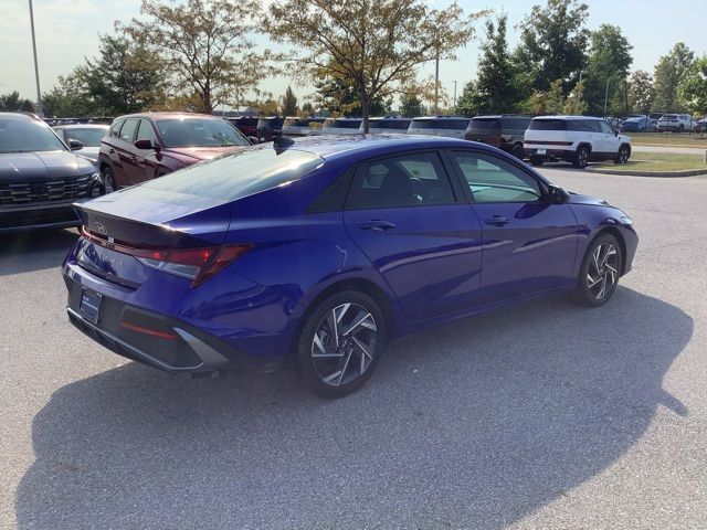 2025 Hyundai Elantra SEL Sport photo 5